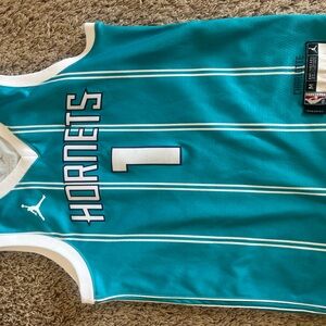 Lamelo Ball jersey - youth medium